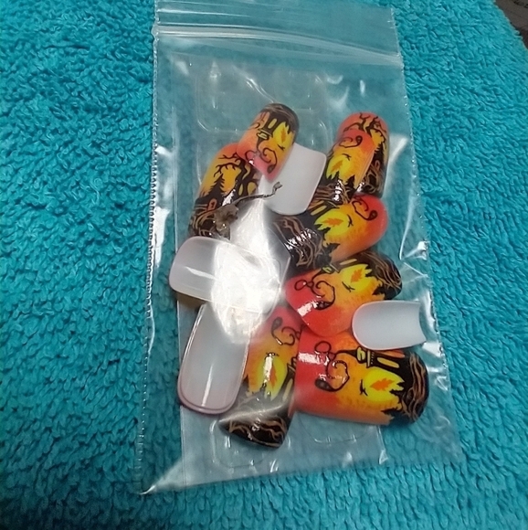 Press on nails tower sunset art nail set orange yellow black - Picture 2 of 2